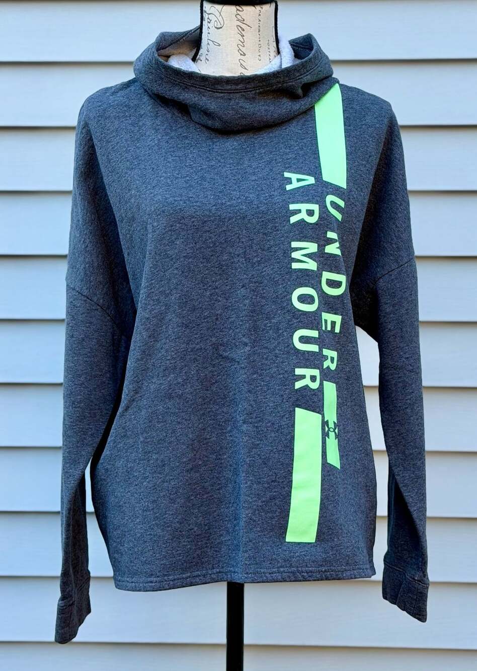 Under Armour Hoodie Size XL Gray Funnel Neck Loose Pullover